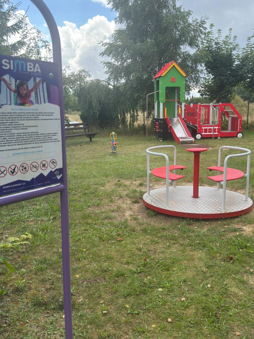 Mewa — plac zabaw dla dzieci w pobliżu